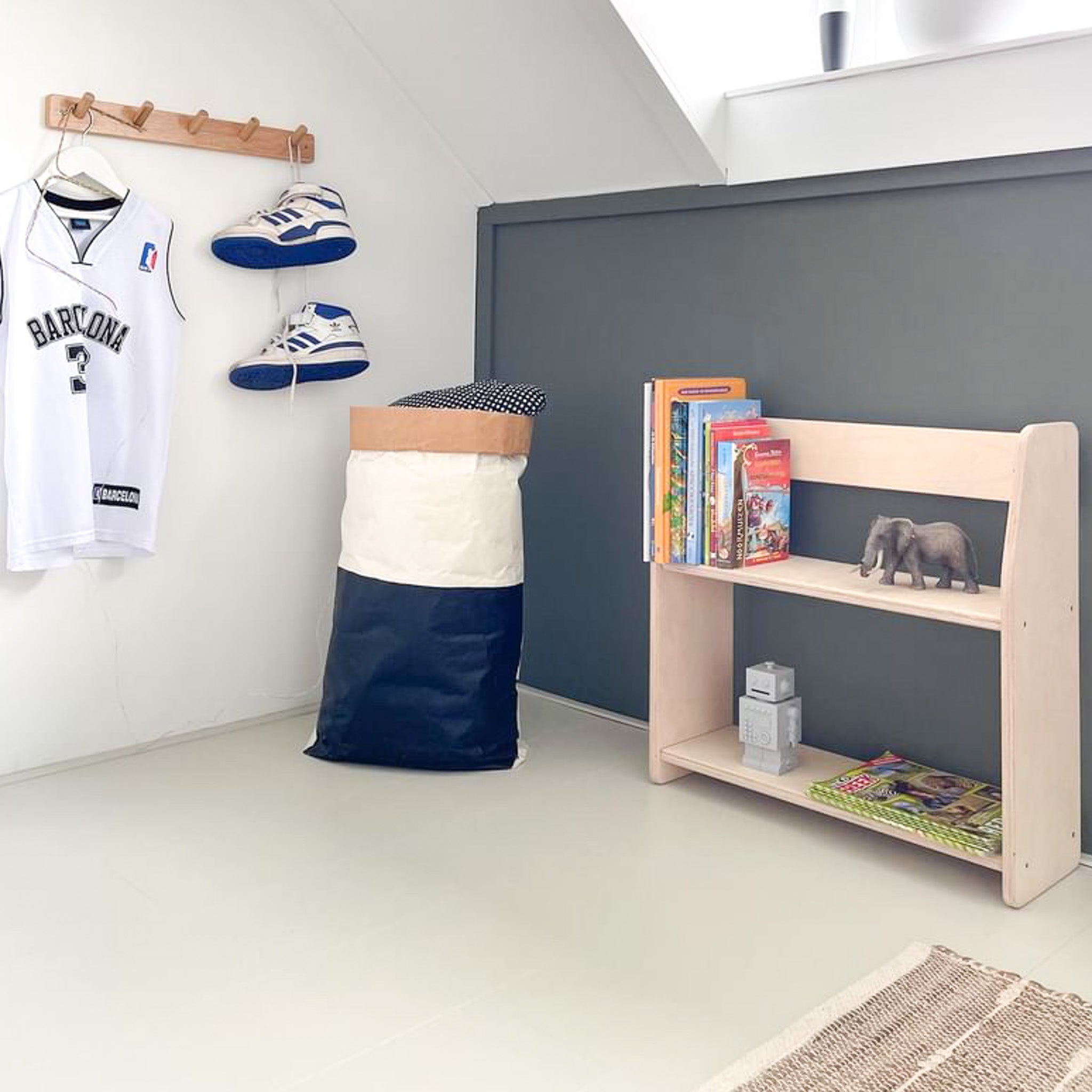 Montessori open wall cabinet children's room | 2 shelves - natural