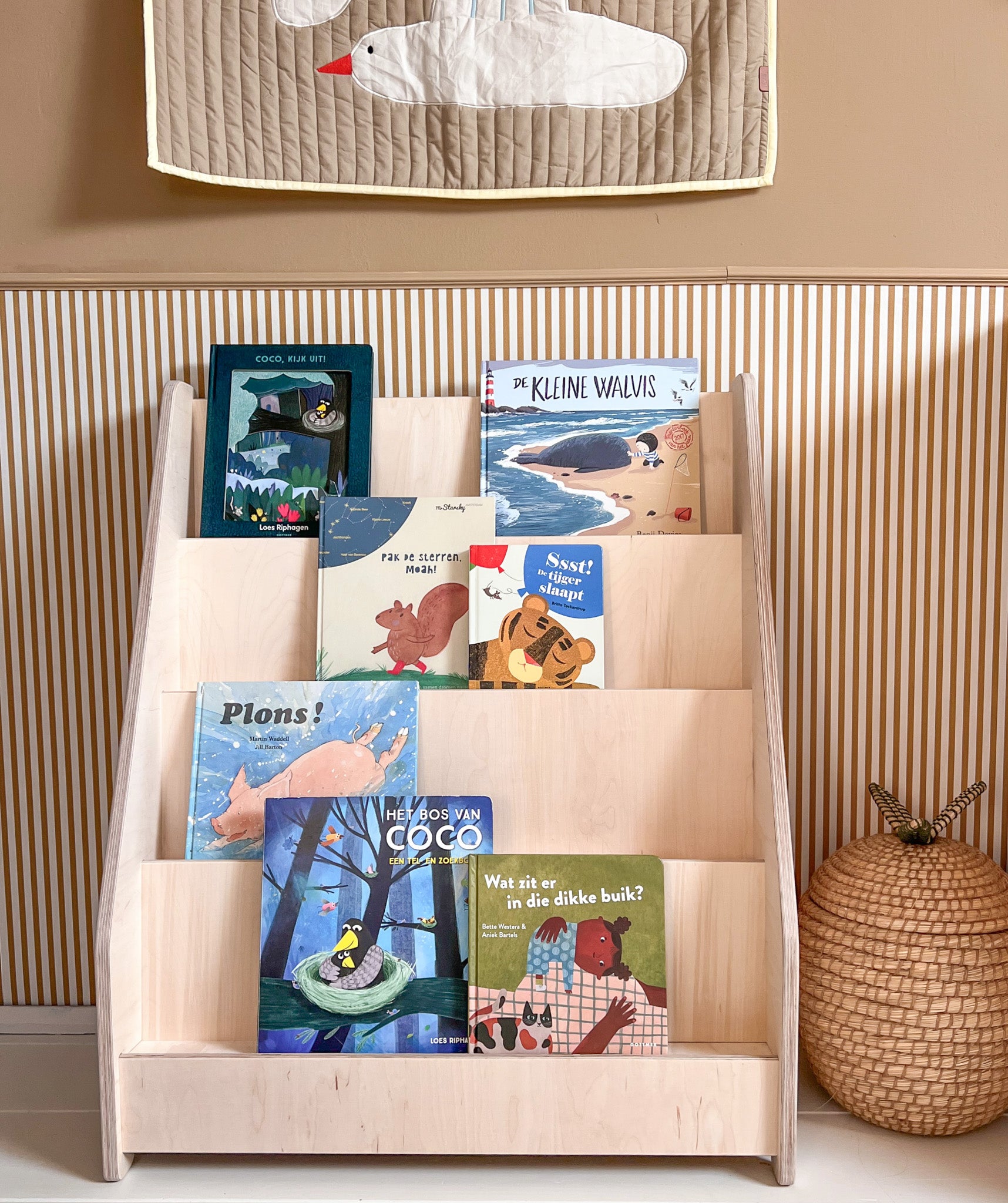 Montessori bookcase children's room | 4 steps - natural