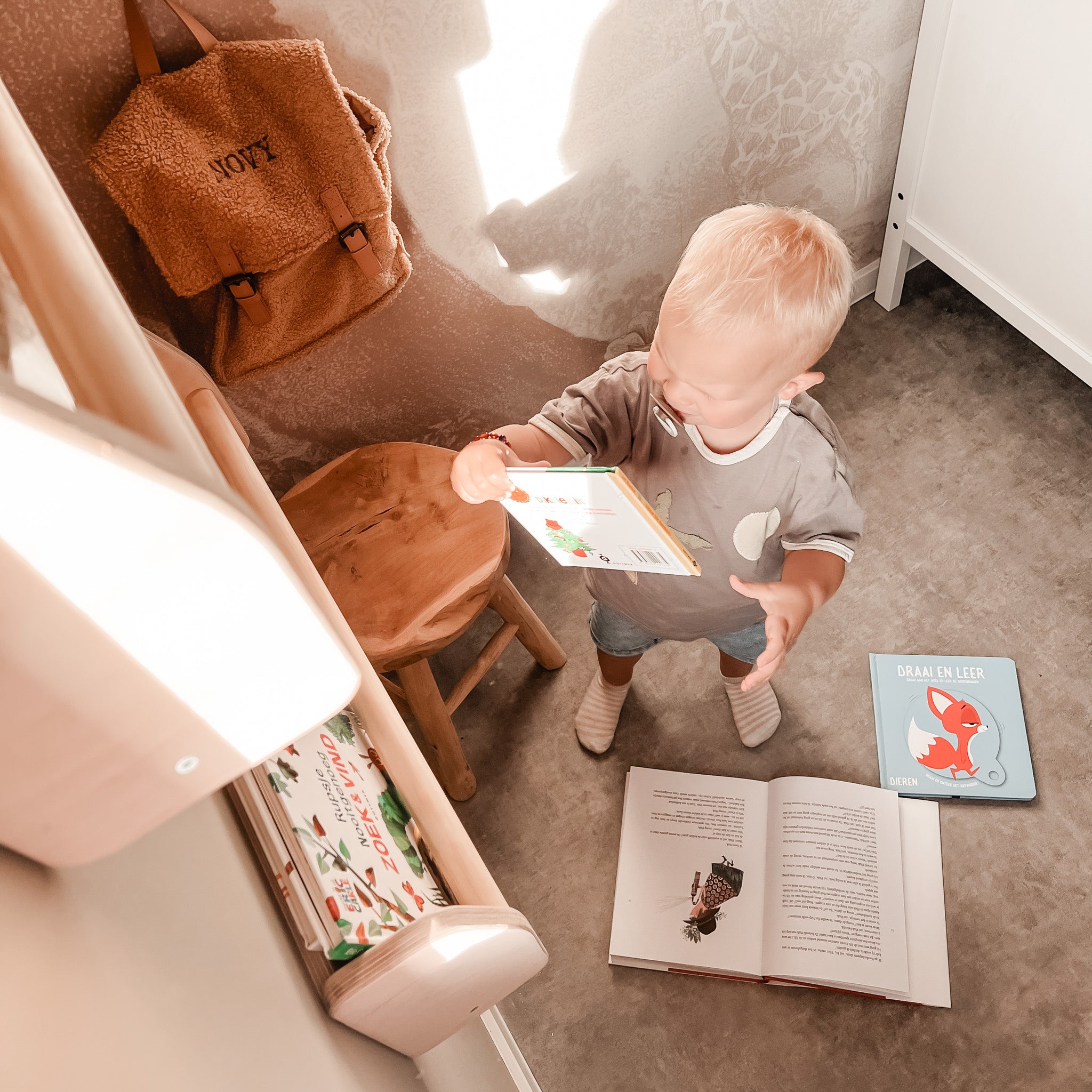 Montessori børneværelse bogreol | 1 hylde - natur