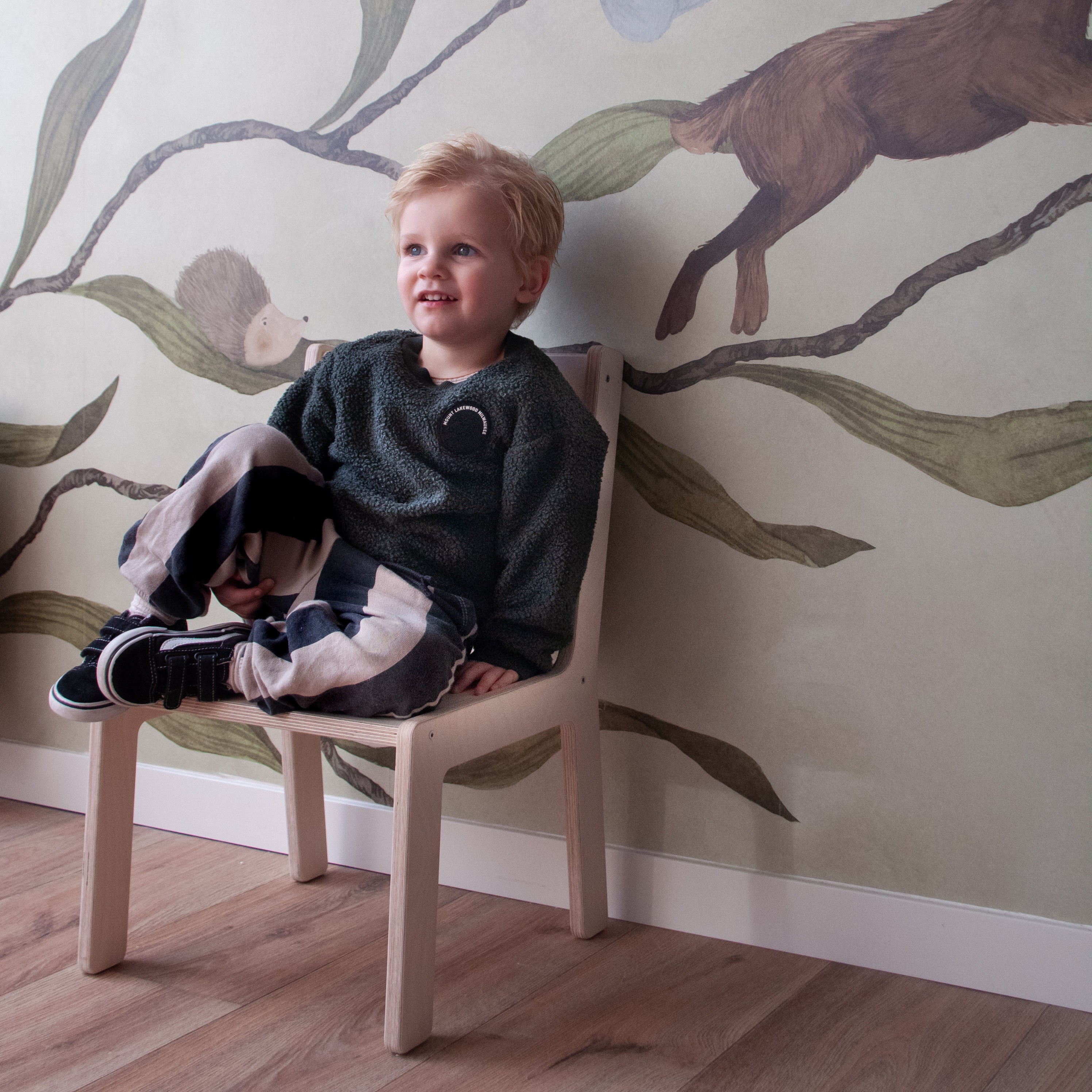 Børnestol i træ 2-7 år | Småbørnssæde - naturligt