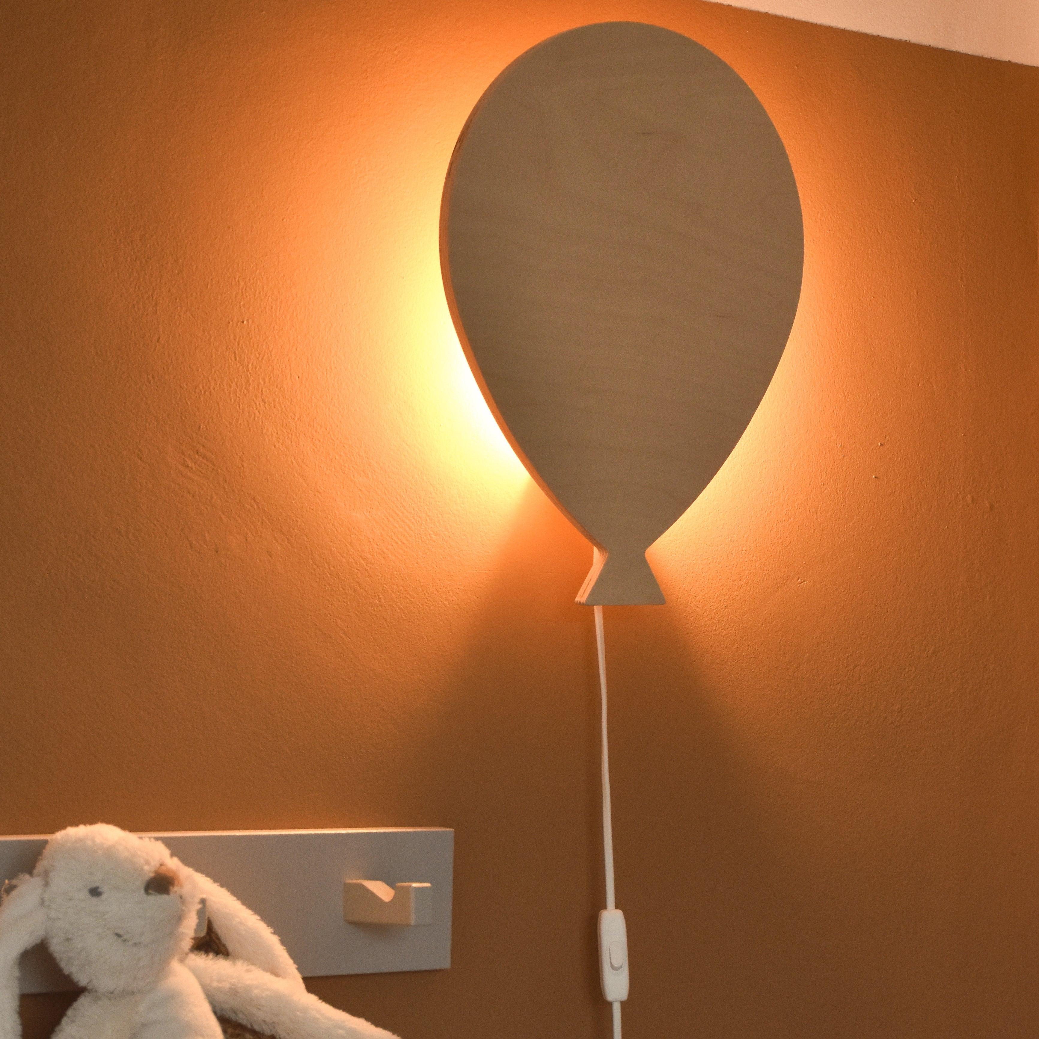 Drewniana lampa ścienna do pokoju dziecięcego | Balon