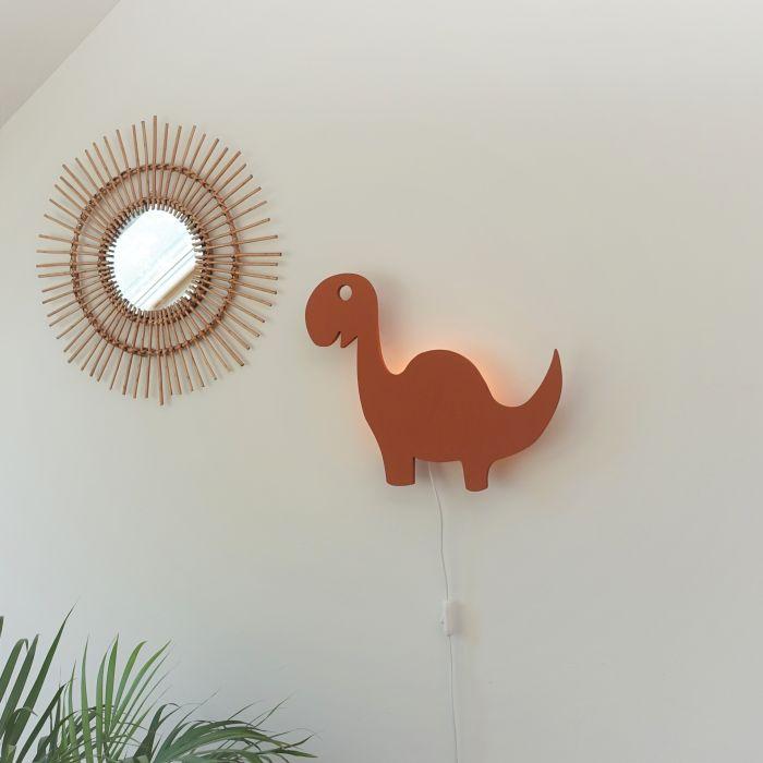 Drewniana lampa ścienna do pokoju dziecięcego | Dino - ceglasty