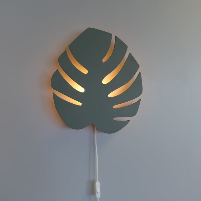 Wooden children’s room wall lamp | Monstera leaf green - toddie.com