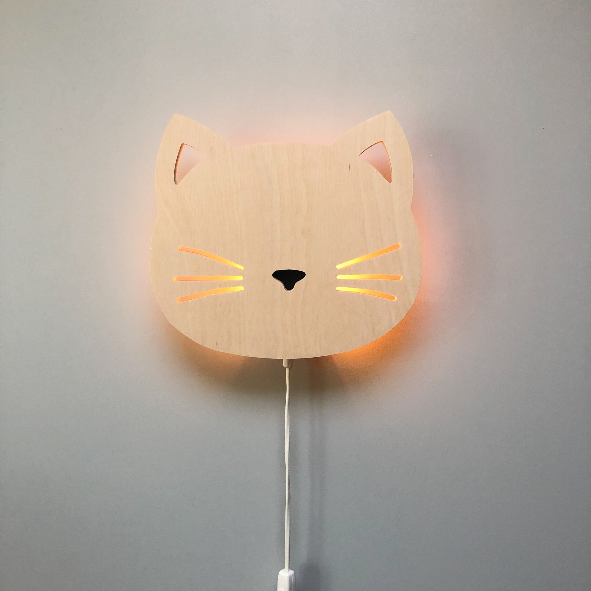 Wooden children’s room wall lamp | Cat - toddie.com